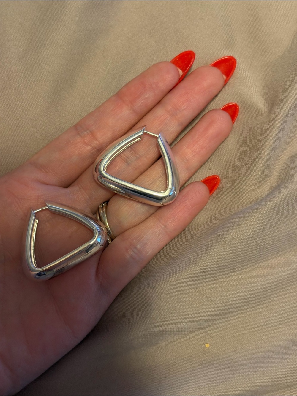 Mejuri Large Pyra Polished Silver Geometric Triangle Hoops (Discontinued)
